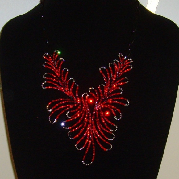 Rhinestone and Black Japanned Necklace and Earring - Picture 9 of 16